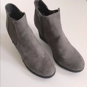 Whitemt  Solange grey faux suede boots. NWOT